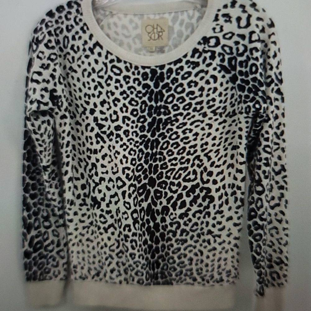 Chasor cheetah print pullover size small